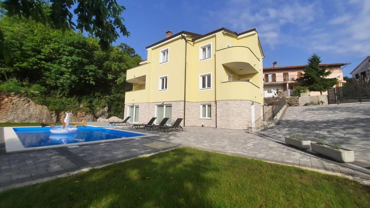 Apartman Ela Donji Rukavac Exteriör bild