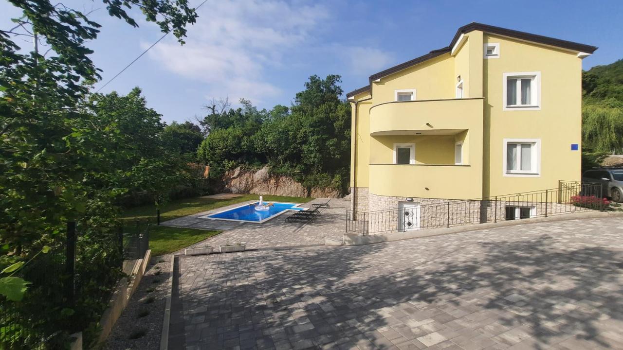 Apartman Ela Donji Rukavac Exteriör bild