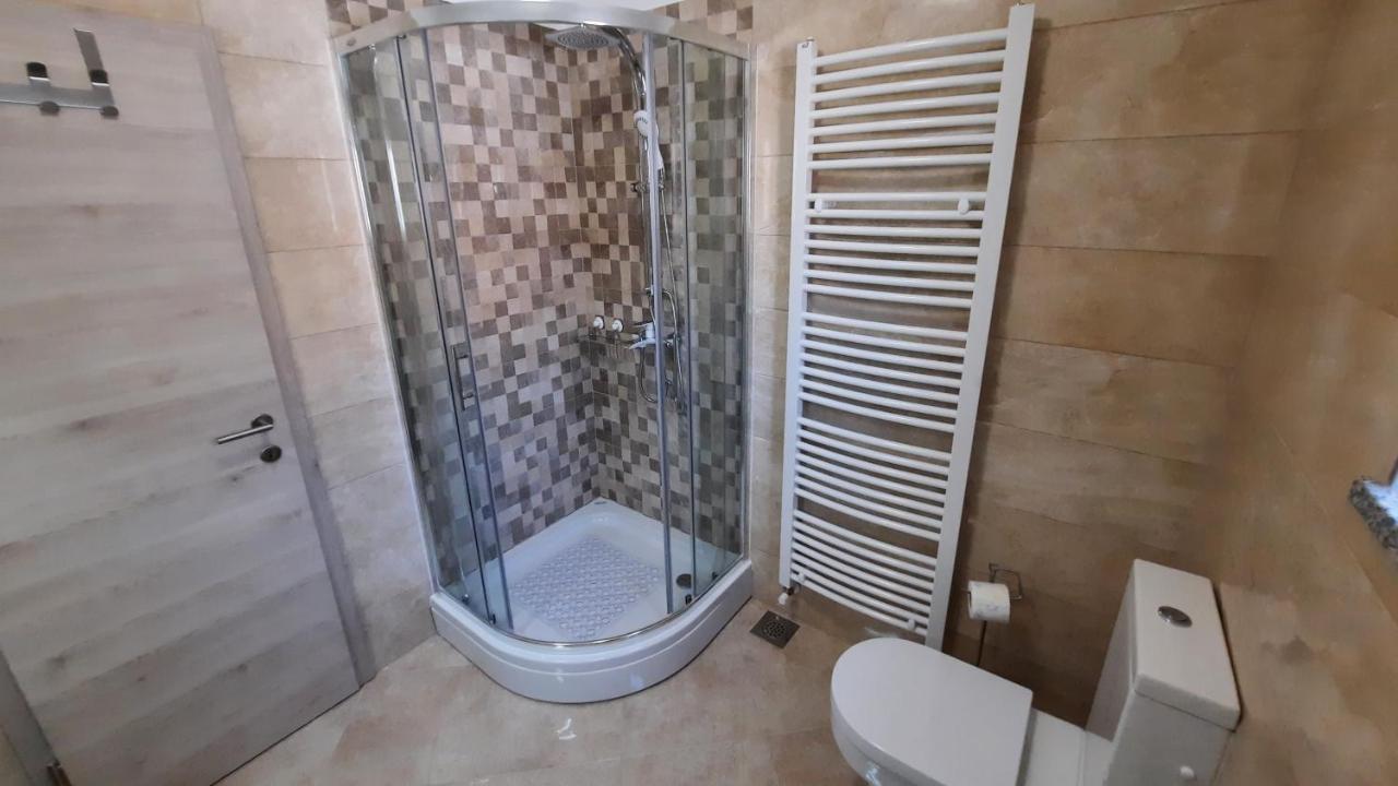 Apartman Ela Donji Rukavac Exteriör bild