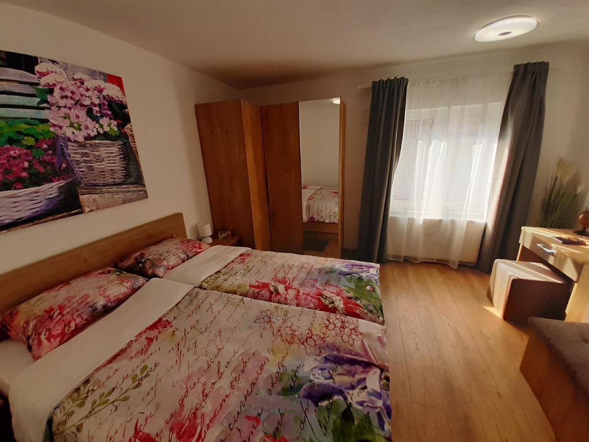 Apartman Ela Donji Rukavac Exteriör bild