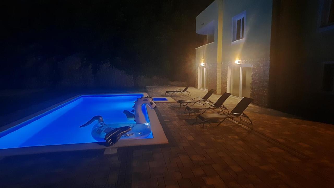 Apartman Ela Donji Rukavac Exteriör bild