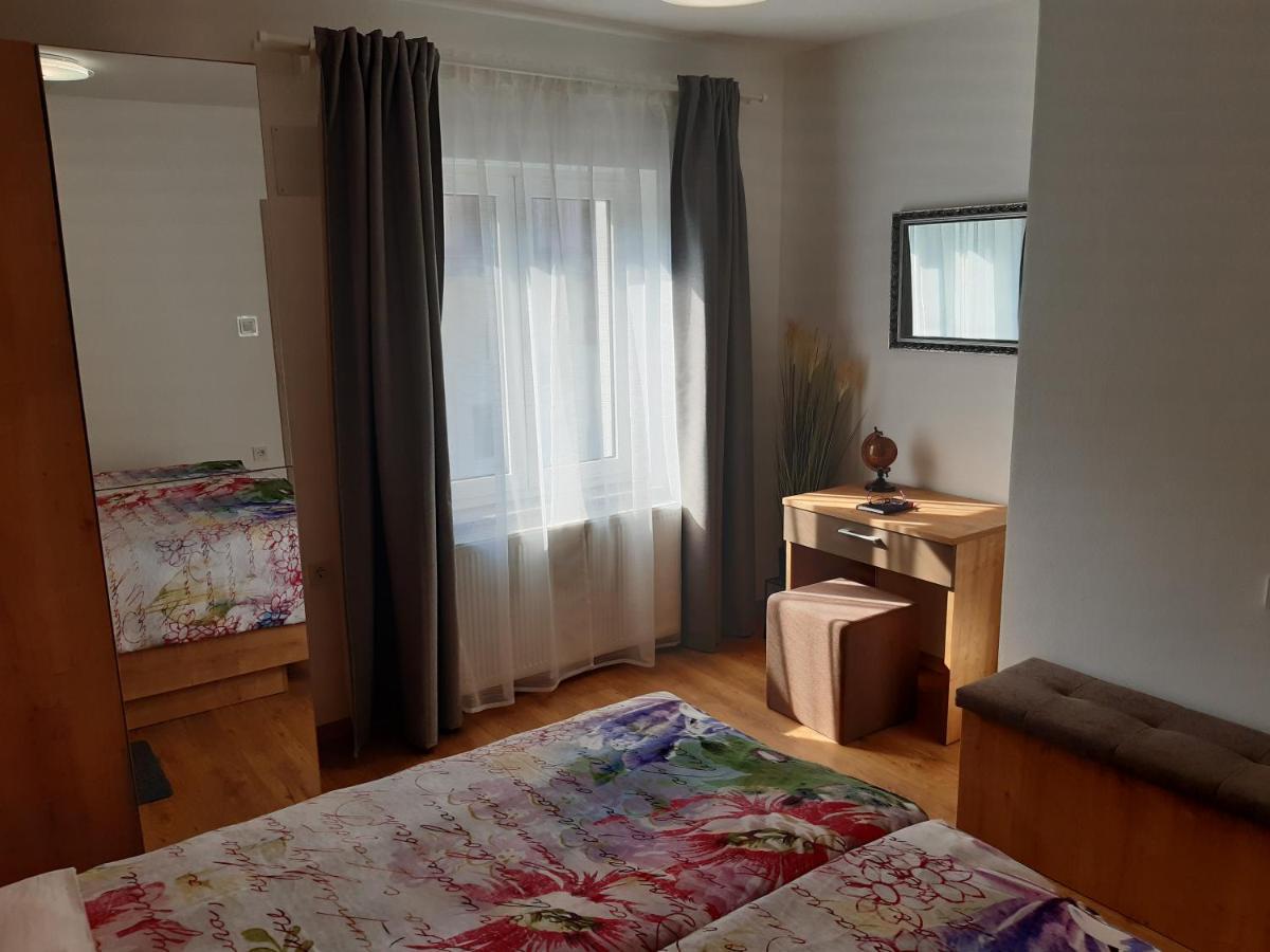 Apartman Ela Donji Rukavac Exteriör bild