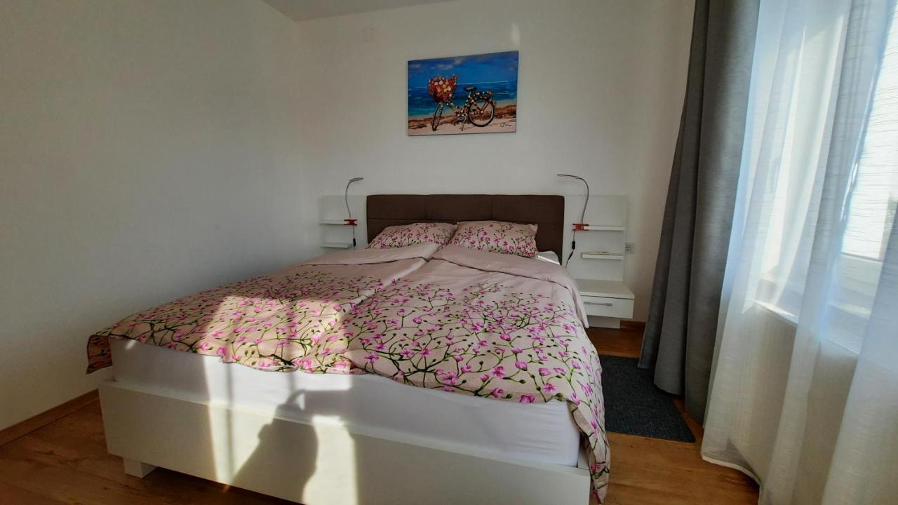 Apartman Ela Donji Rukavac Exteriör bild