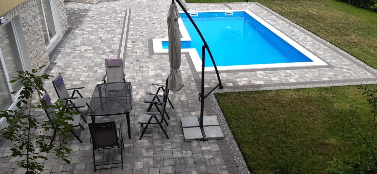 Apartman Ela Donji Rukavac Exteriör bild